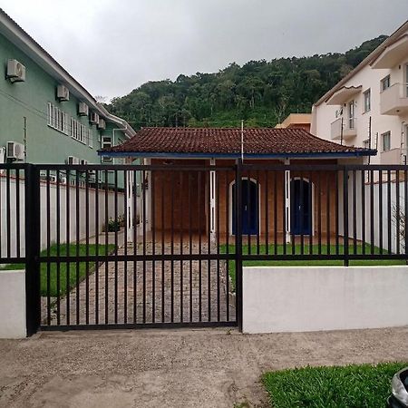 Villa Casa Praia Grande Com Churrasqueira à Ubatuba Extérieur photo