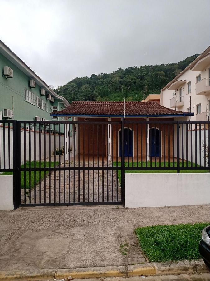 Villa Casa Praia Grande Com Churrasqueira à Ubatuba Extérieur photo